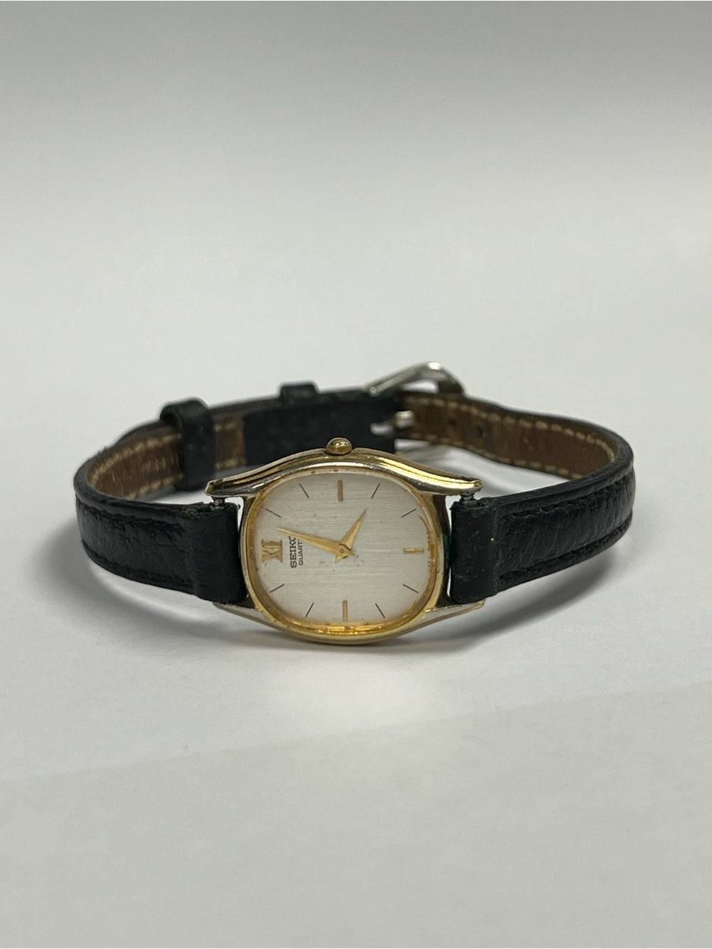 Vtg 90s Seiko Leather Strap Watch